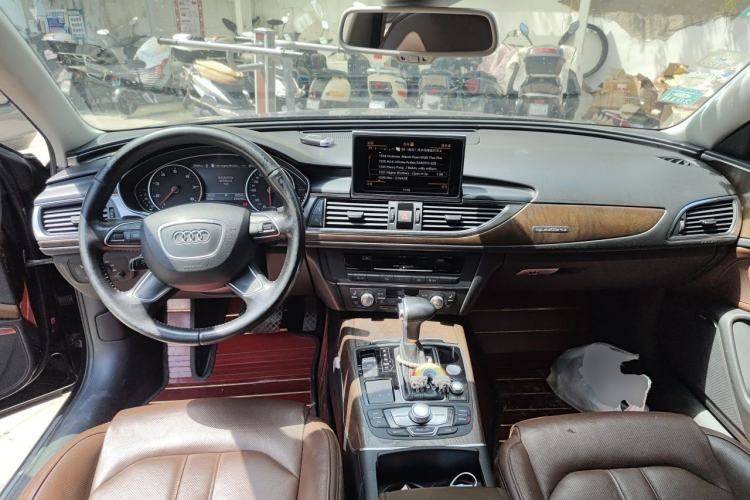 Used Audi A6L 2014 35 FSI quattro Luxury Model Center Console