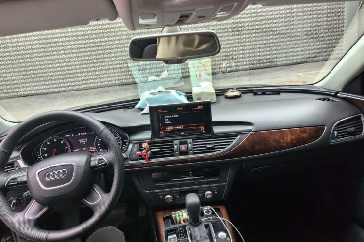 Used Audi A6L 2014 30 FSI Comfort Model Center Console