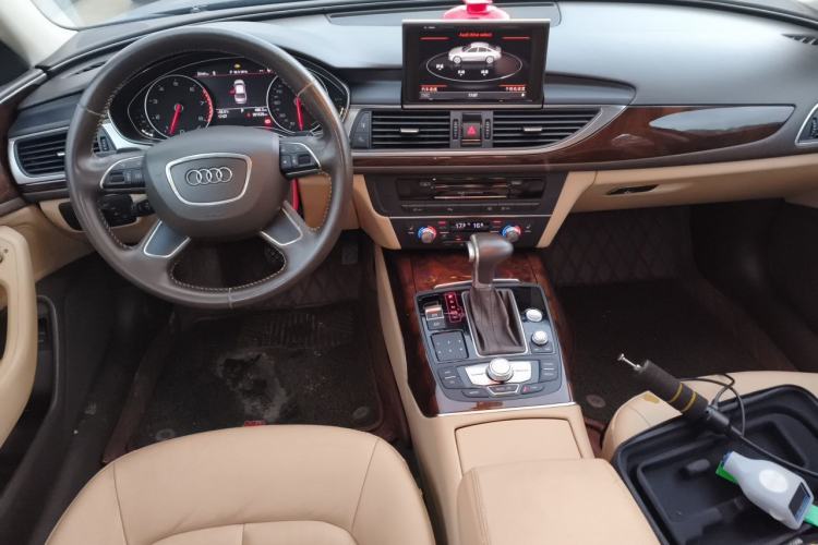 Used Audi A6L 2014 30 FSI Comfort Model Center Console