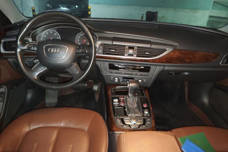 Used Audi A6L 2014 30 FSI Luxury Model Center Console