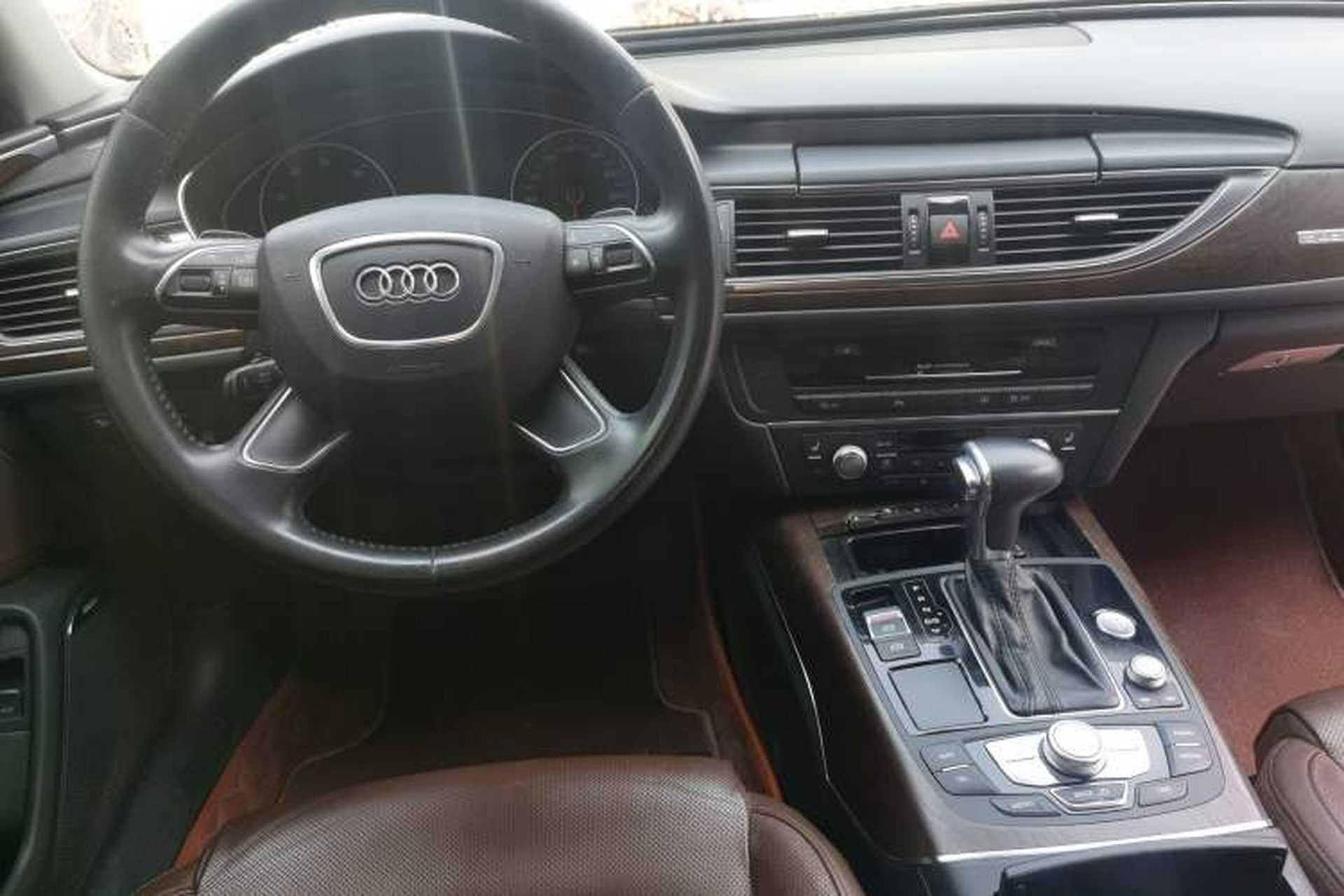 Used Audi A6L 2014 50 TFSI quattro Luxury Model Center Console