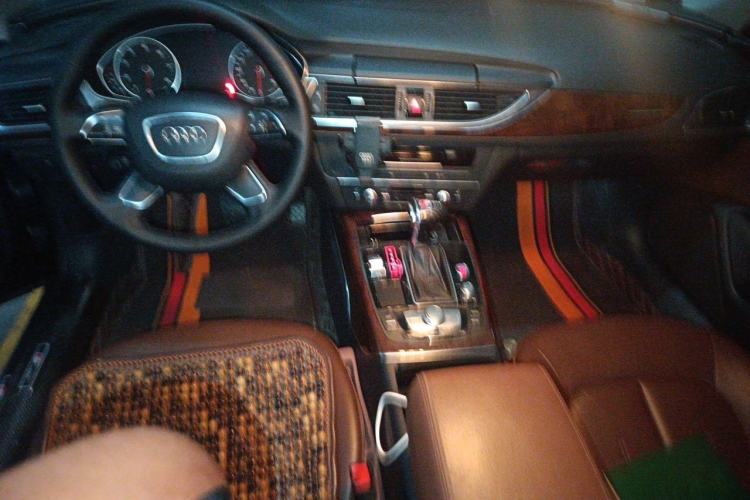 Used Audi A6L 2014 30 FSI Comfort Model Center Console