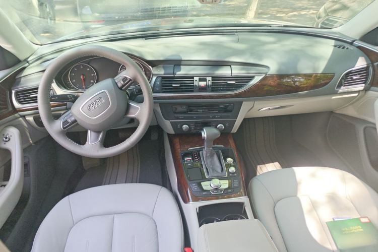 Used Audi A6L 2014 30 FSI Comfort Model Center Console