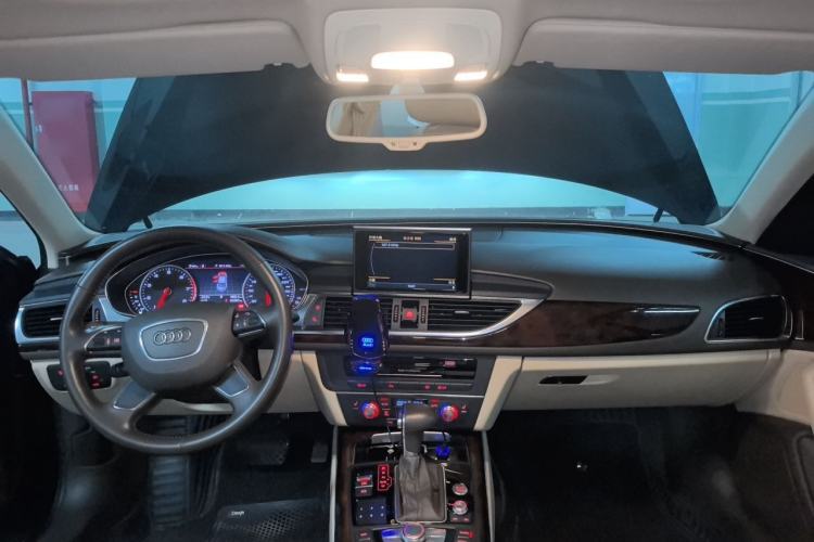 Used Audi A6L 2014 30 FSI Comfort Model Center Console