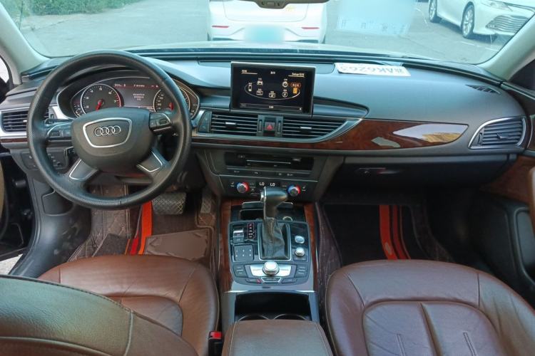 Used Audi A6L 2014 30 FSI Comfort Model Center Console