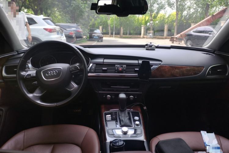 Used Audi A6L 2014 30 FSI Comfort Model Center Console