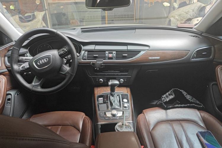 Used Audi A6L 2014 50 TFSI quattro Luxury Model Center Console