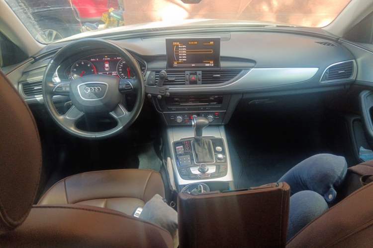 Used Audi A6L 2014 30 FSI Technology Model Center Console
