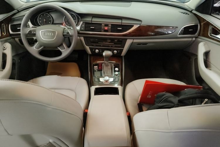Used Audi A6L 2014 30 FSI Luxury Model Center Console