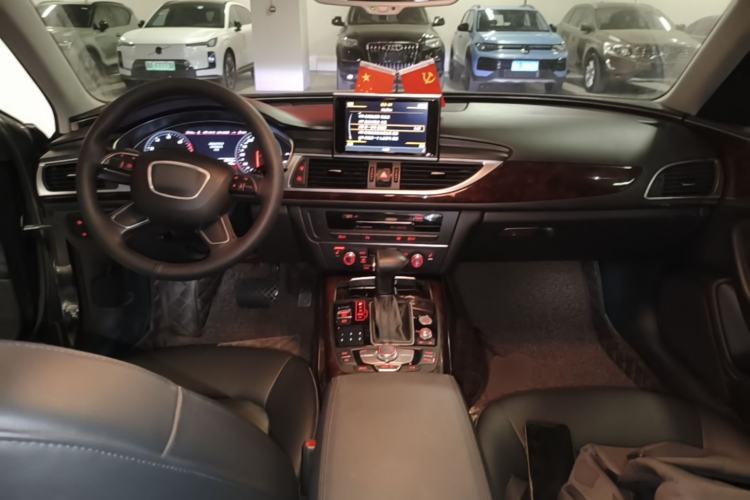 Used Audi A6L 2014 30 FSI Comfort Model Center Console