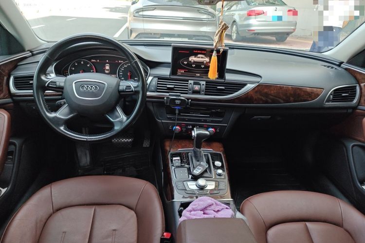 Used Audi A6L 2014 30 FSI Comfort Model Center Console
