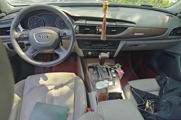 Used Audi A6L 2014 35 FSI quattro Luxury Model Center Console