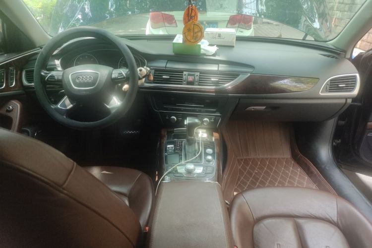 Used Audi A6L 2014 30 FSI Luxury Model Center Console