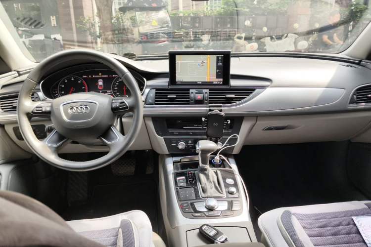 Used Audi A6L 2014 TFSI Standard Model Center Console