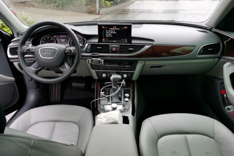 Used Audi A6L 2014 30 FSI Comfort Model Center Console