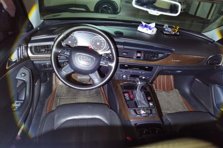 Used Audi A6L 2014 50 TFSI quattro Luxury Model Center Console