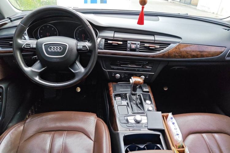 Used Audi A6L 2014 TFSI Comfort Model Center Console