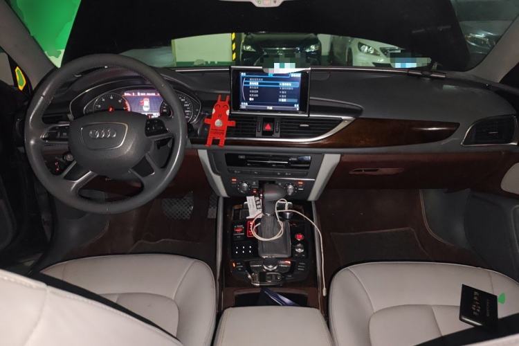 Used Audi A6L 2014 30 FSI Technology Model Center Console