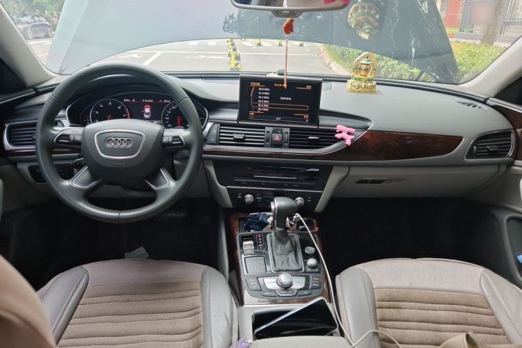 Used Audi A6L 2014 30 FSI Comfort Model Center Console