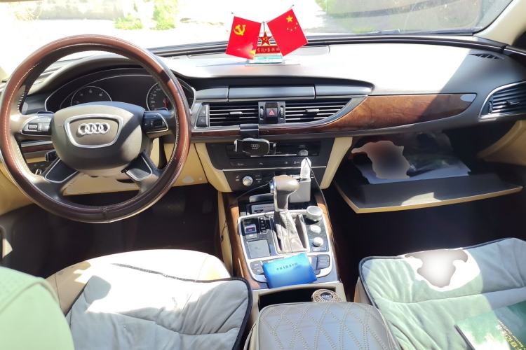 Used Audi A6L 2014 30 FSI Comfort Model Center Console