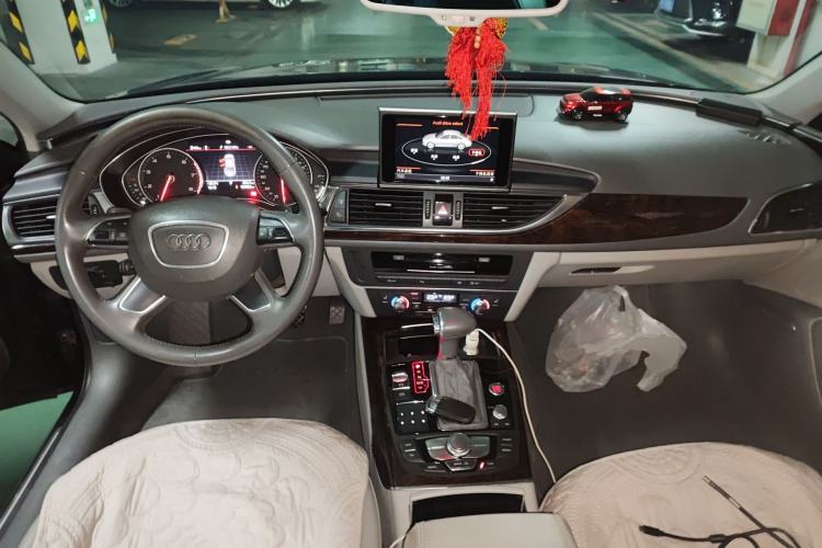 Used Audi A6L 2014 30 FSI Luxury Model Center Console