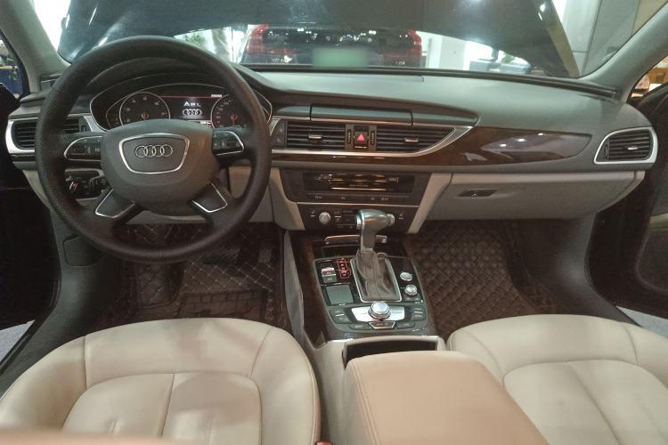 Used Audi A6L 2014 30 FSI Comfort Model Center Console