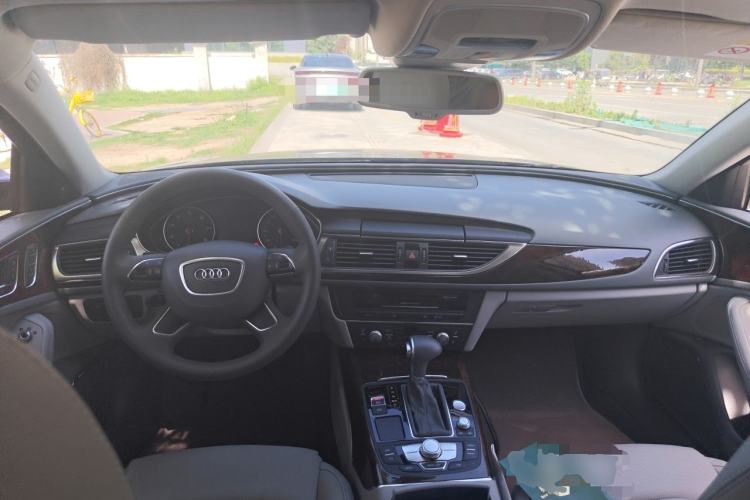 Used Audi A6L 2014 35 FSI Luxury Edition Center Console