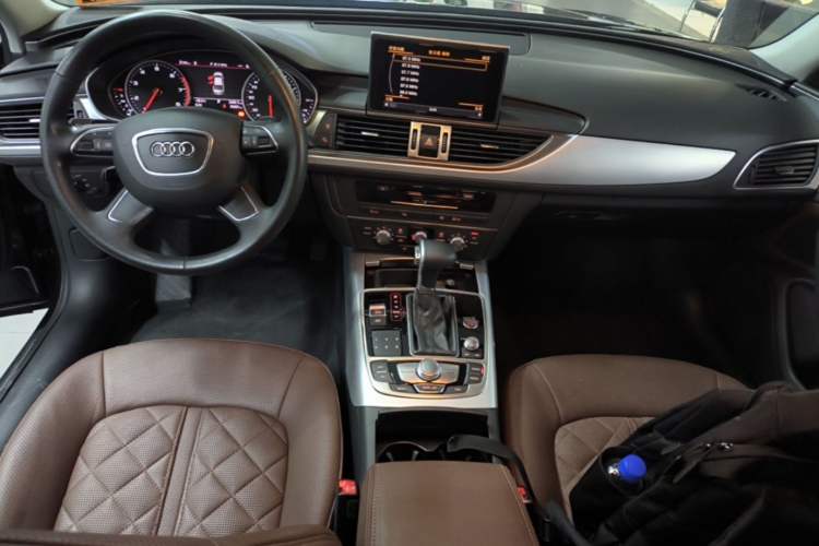 Used Audi A6L 2014 30 FSI Technology Model Center Console