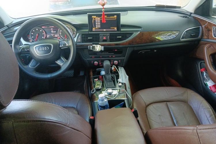 Used Audi A6L 2014 30 FSI Comfort Model Center Console