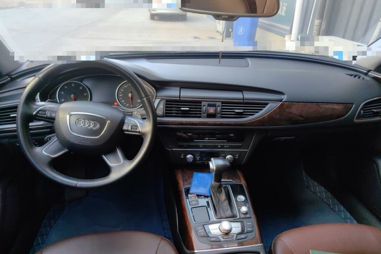 Used Audi A6L 2014 30 FSI Comfort Model Center Console