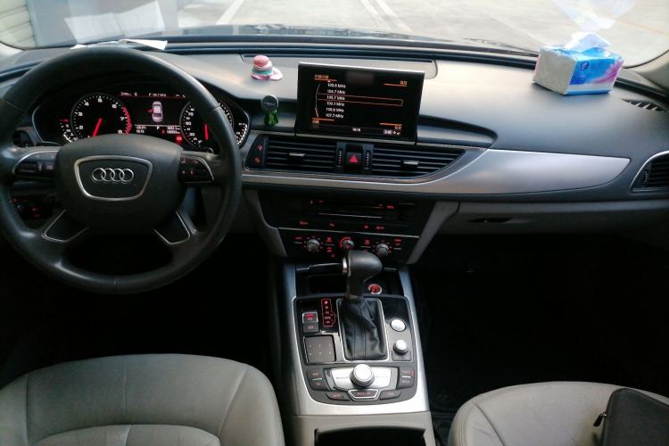 Used Audi A6L 2014 30 FSI Technology Model Center Console