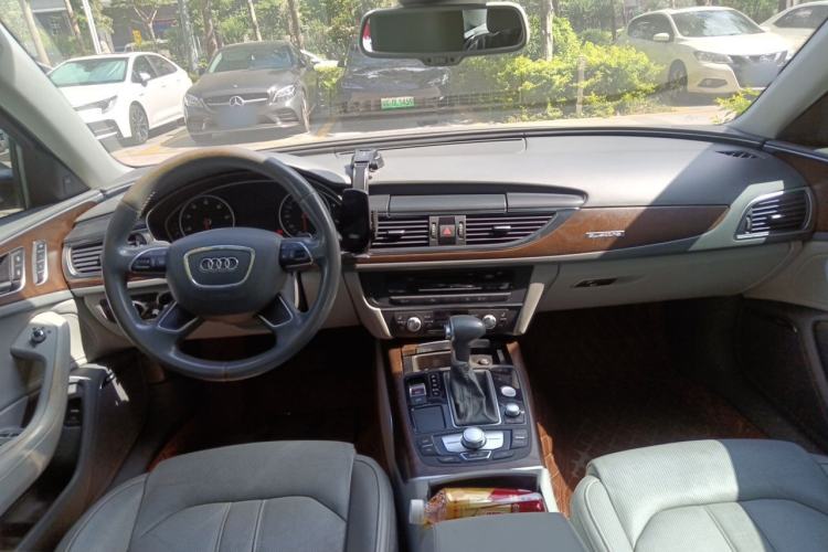 Used Audi A6L 2014 50 TFSI quattro Luxury Model Center Console