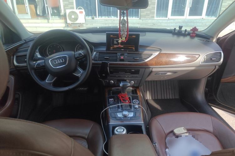 Used Audi A6L 2014 30 FSI Comfort Model Center Console