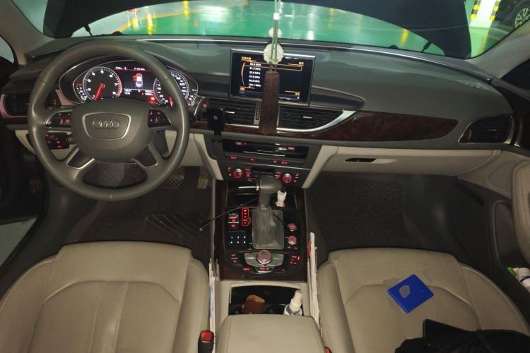 Used Audi A6L 2014 35 FSI Comfort Version Center Console
