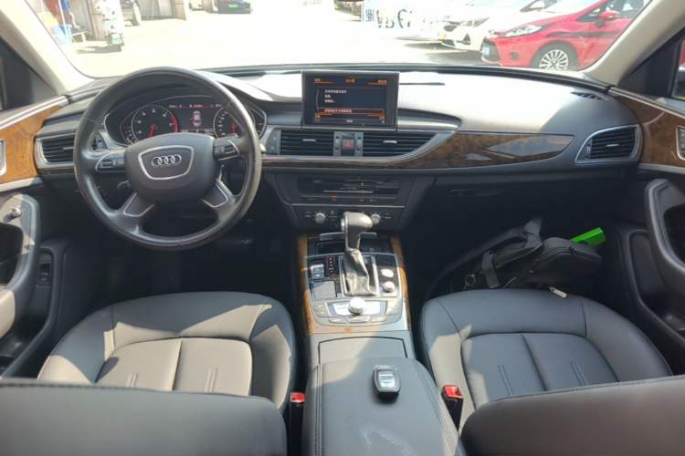 Used Audi A6L 2014 30 FSI Technology Model Center Console