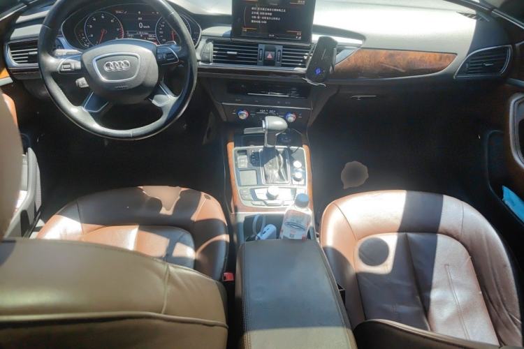Used Audi A6L 2014 30 FSI Luxury Model Center Console