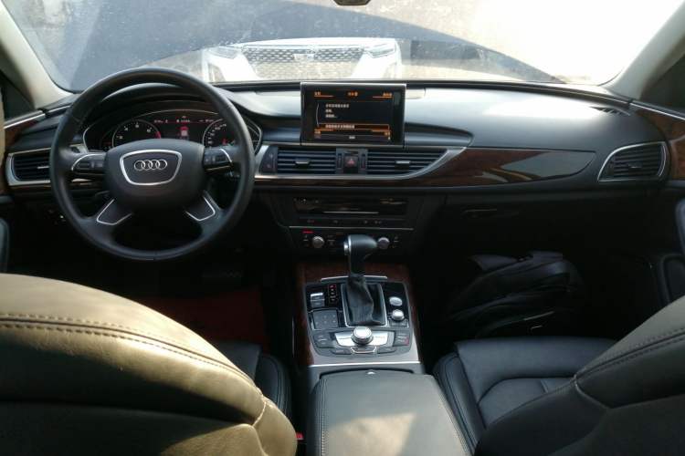 Used Audi A6L 2014 35 FSI Comfort Version Center Console