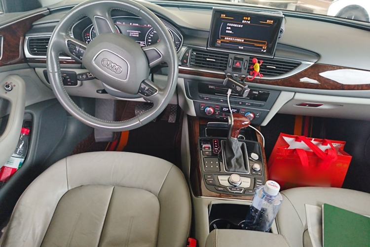 Used Audi A6L 2014 30 FSI Comfort Model Center Console