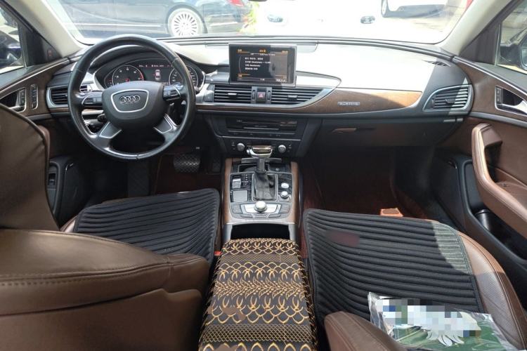 Used Audi A6L 2014 35 FSI quattro Luxury Model Center Console