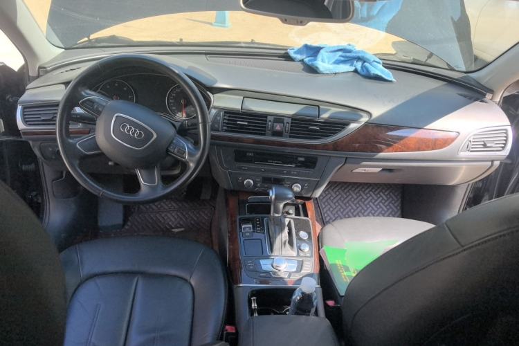 Used Audi A6L 2014 30 FSI Comfort Model Center Console