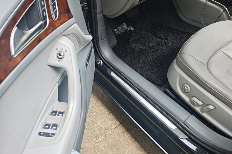Used Audi A6L 2014 30 FSI Comfort Model Driver Seat