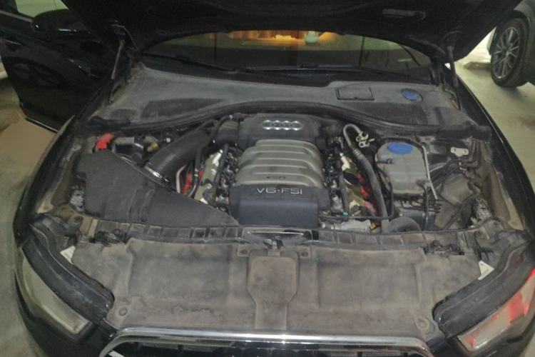 Used Audi A6L 2014 35 FSI Comfort Version Engine Bay
