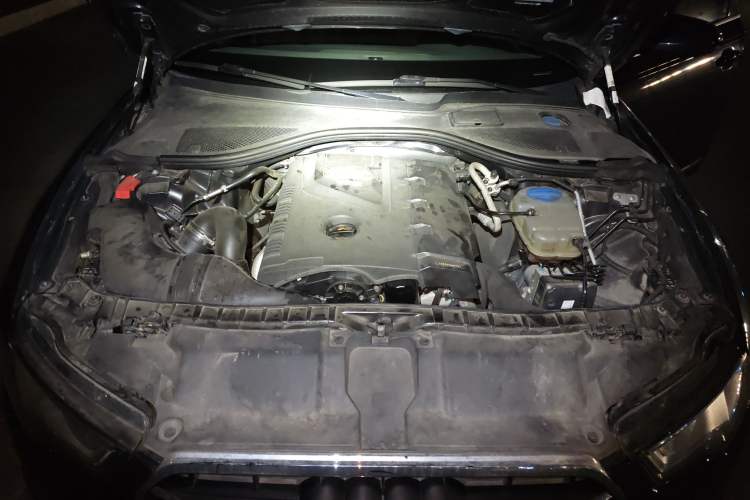 Used Audi A6L 2014 TFSI Standard Model Engine Bay