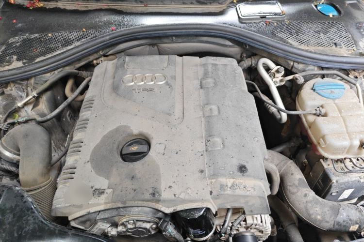 Used Audi A6L 2014 TFSI Comfort Model Engine Bay