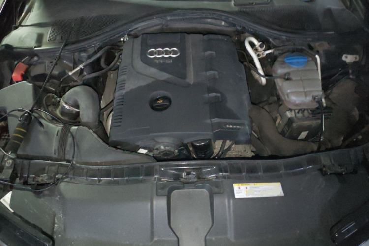 Used Audi A6L 2014 TFSI Standard Model Engine Bay