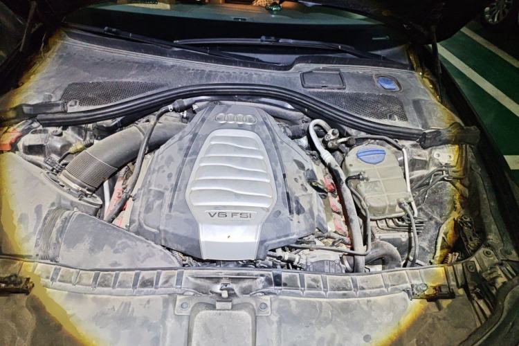 Used Audi A6L 2014 30 FSI Comfort Model Engine Bay