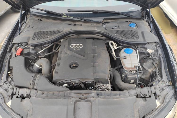 Used Audi A6L 2014 TFSI Standard Model Engine Bay