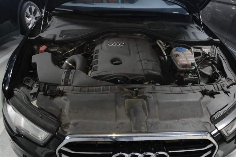 Used Audi A6L 2014 TFSI Standard Model Engine Bay