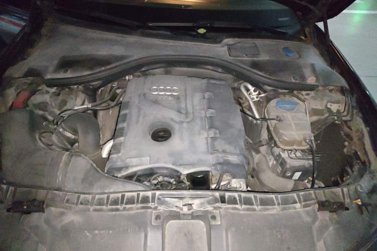 Used Audi A6L 2014 TFSI Standard Model Engine Bay