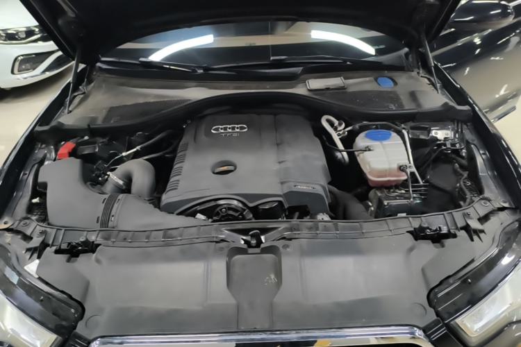 Used Audi A6L 2014 TFSI Standard Model Engine Bay